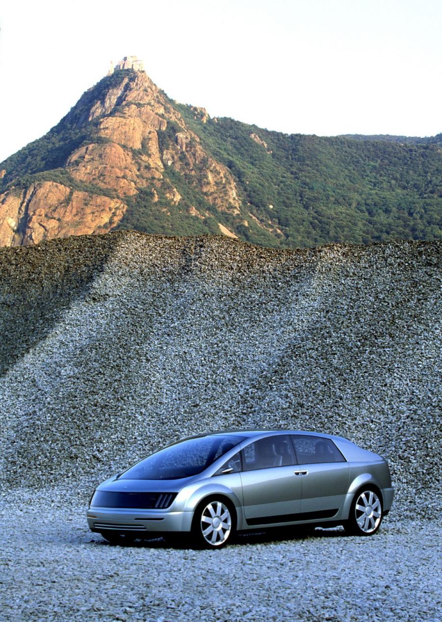  GM Hy-Wire Concept 2002 года  (фото 11 из 27)